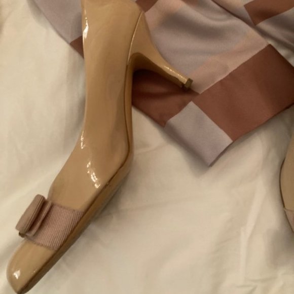Salvatore Ferragama Shoe, Size 6 Color - Blush - Tan - Neutral - Patent Leather - Picture 3 of 12